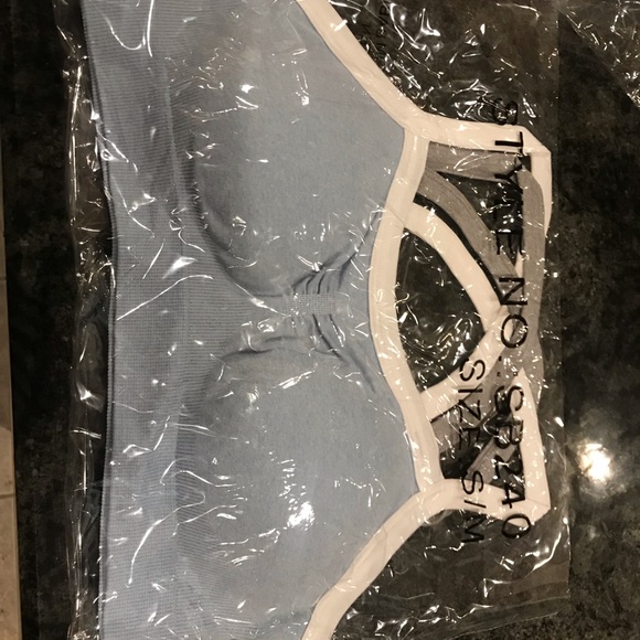 Athletic Cross Back Yoga Workout Sports Bra - Picture 5 of 5